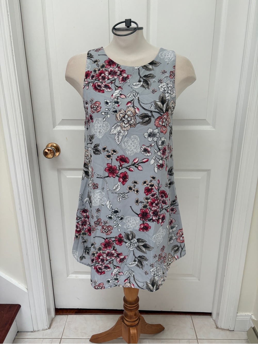 Jella Couture Gray Floral Sleeveless Mini Dress with Pink Accents